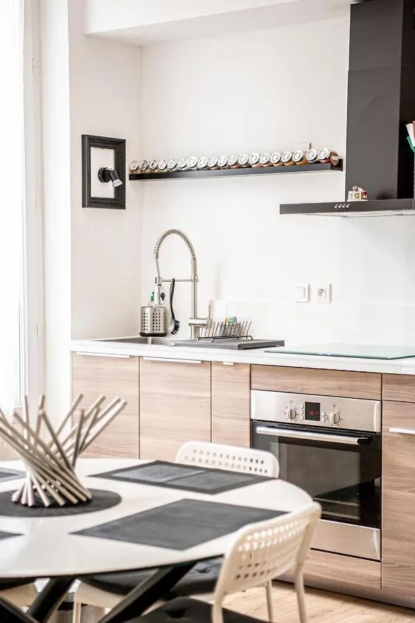Grand 2 Chambres Avec Balcon Parc Longchamp Marseille 0*,