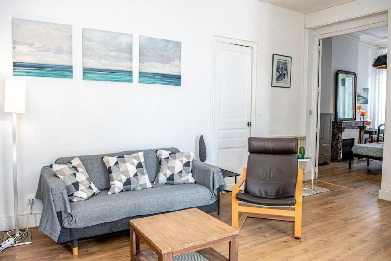 Grand 2 Chambres Avec Balcon Parc Longchamp Marseille Apartment