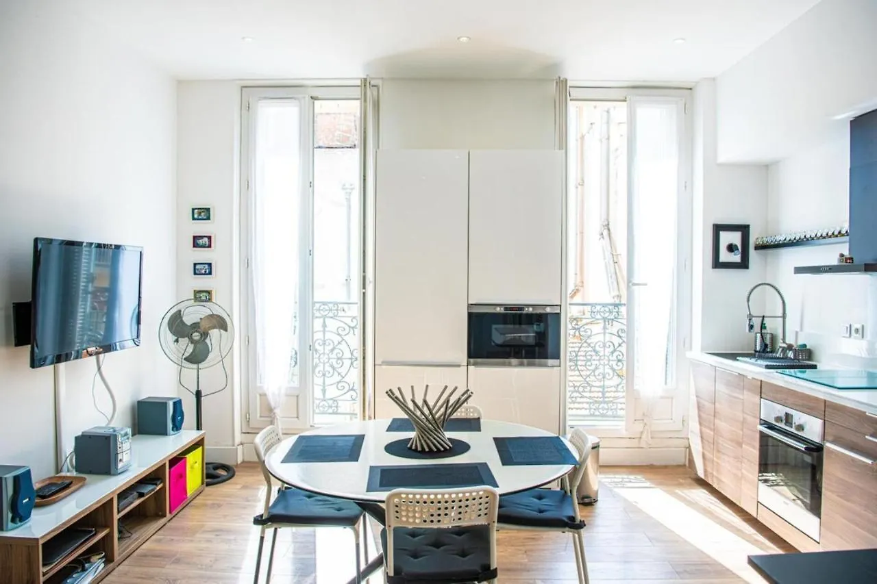 Grand 2 Chambres Avec Balcon Parc Longchamp Марсель